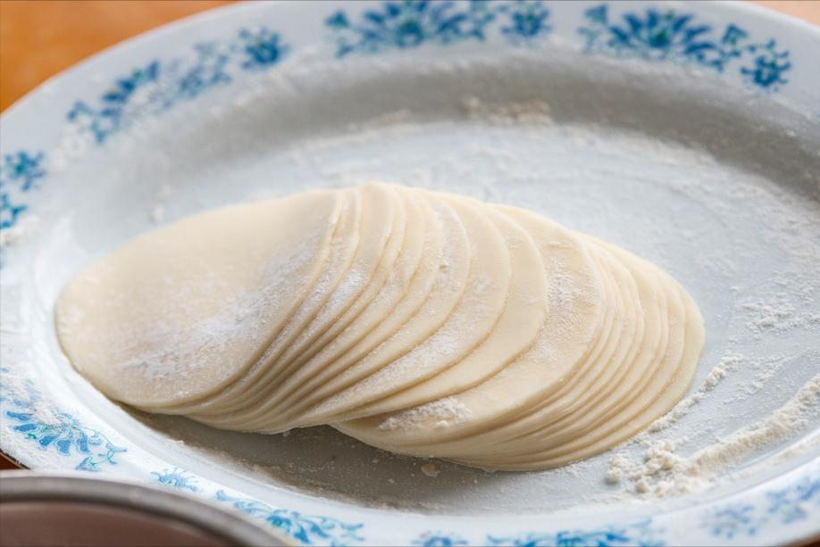 买面粉怎么区分高筋中筋低筋,超市买的面粉是高筋还是低筋