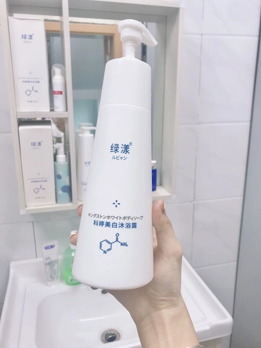 痘痘油光发亮,痘痘清理后很快发脓包