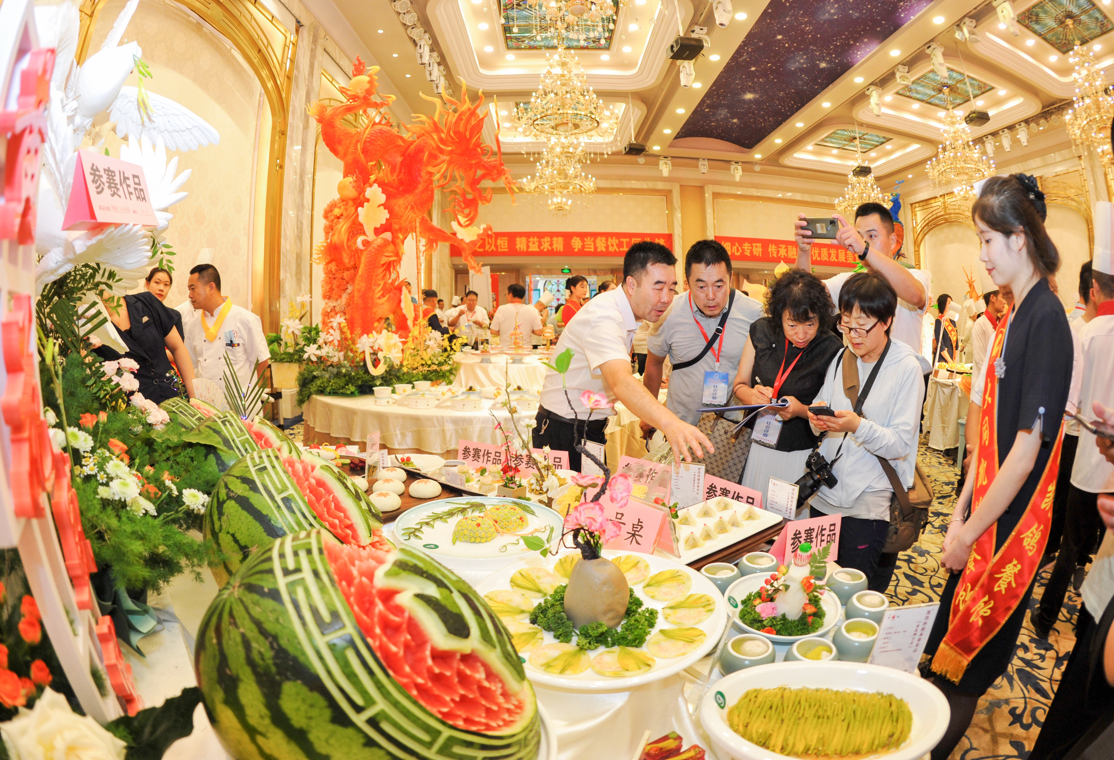 盛宴九宫格,盛宴1580元一桌菜谱