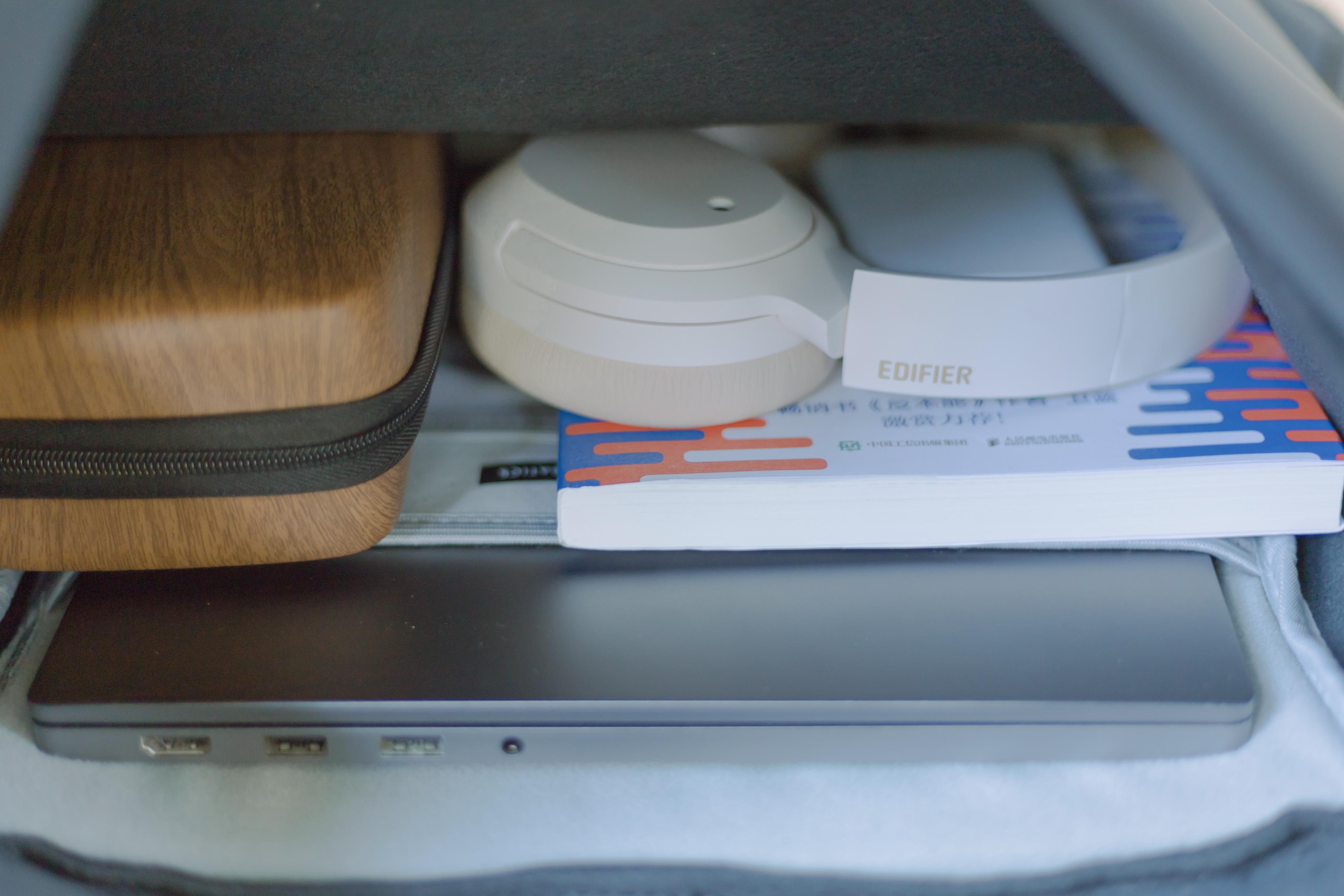 uconacrobatics双肩包大容量,通勤新宠