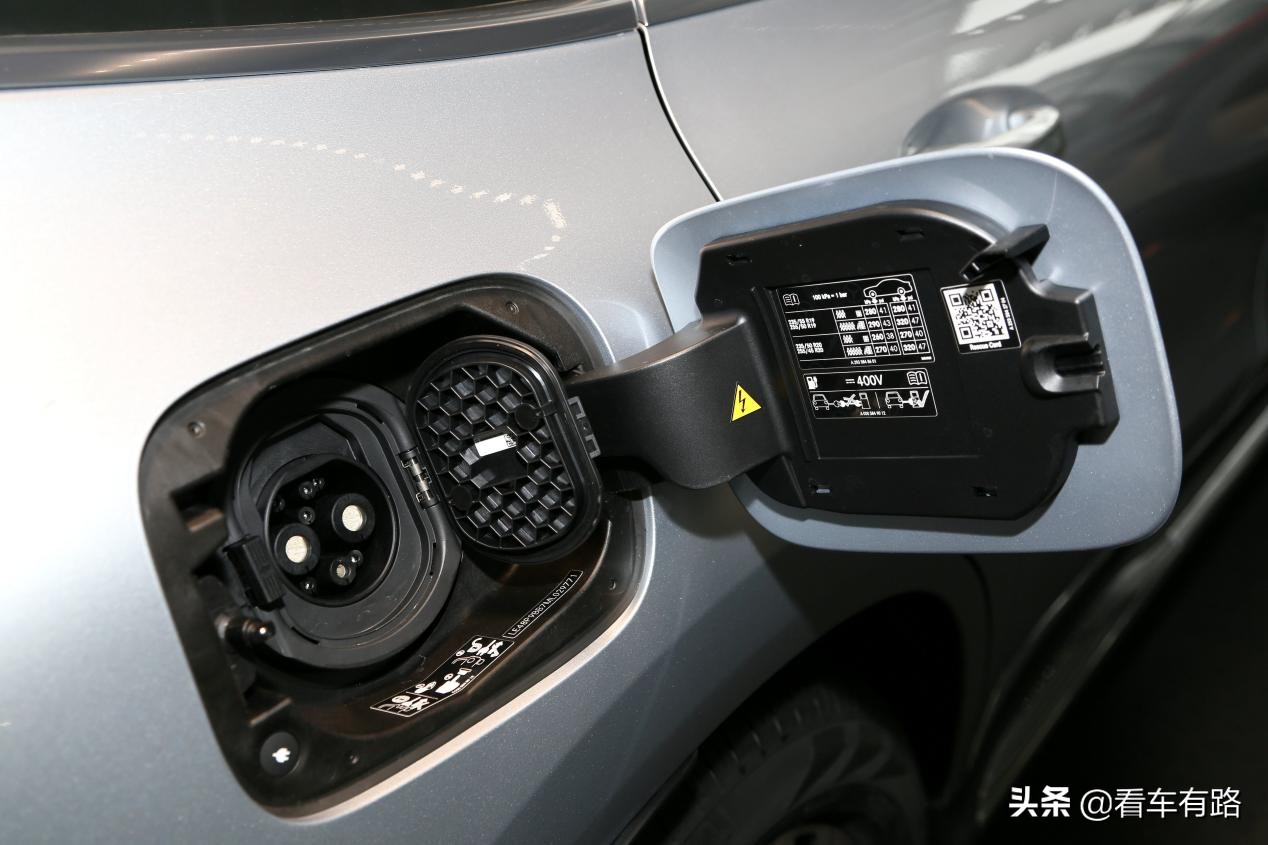 探店奔驰武侯华星锦业，奔驰EQA和EQC到底怎么样？