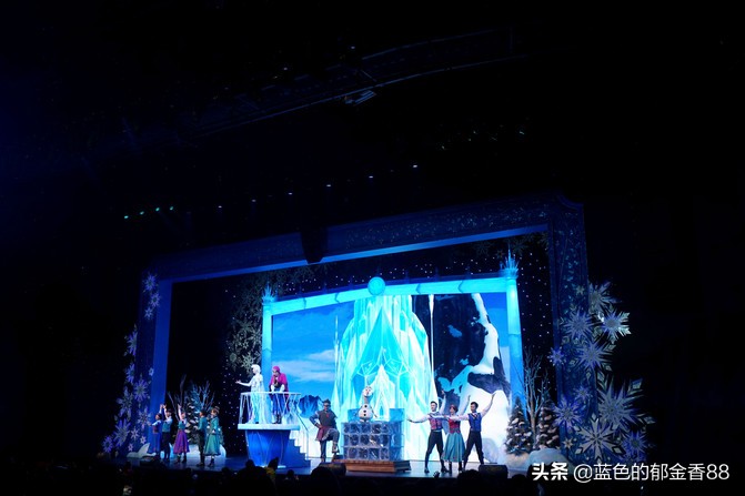 周末白相里的一张床、一群朋友、暴走于迪士尼乐园