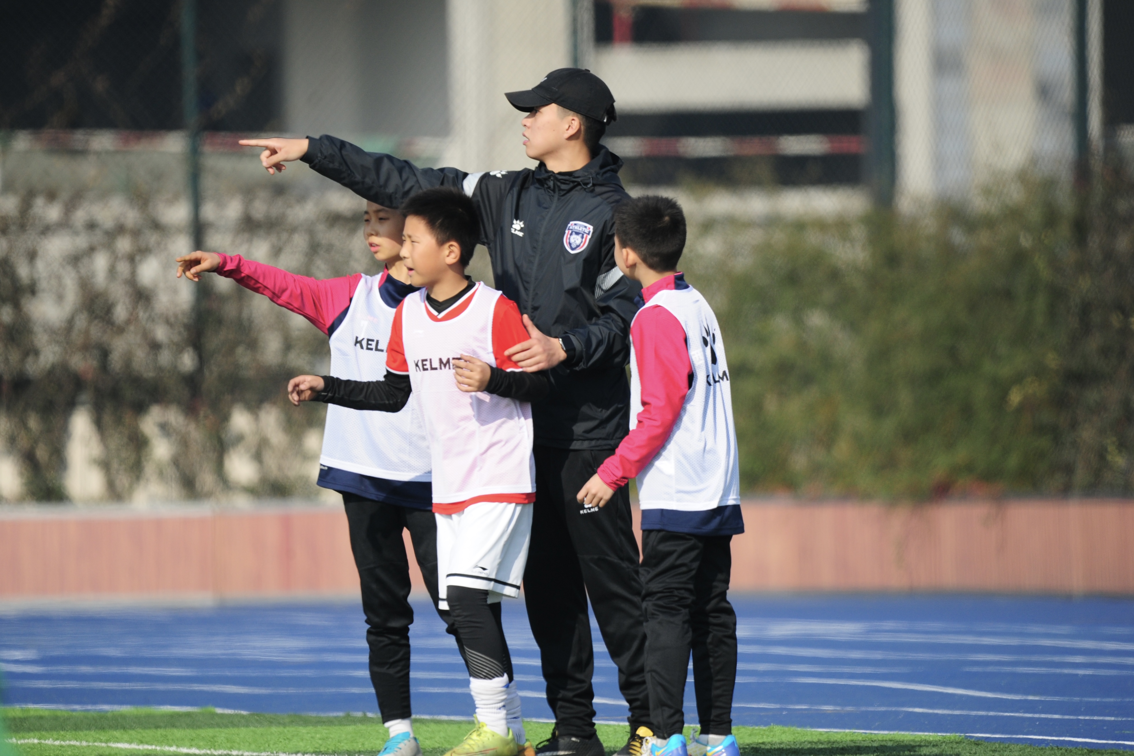 足球比赛怎样拍,怎么拍足球比赛的视频