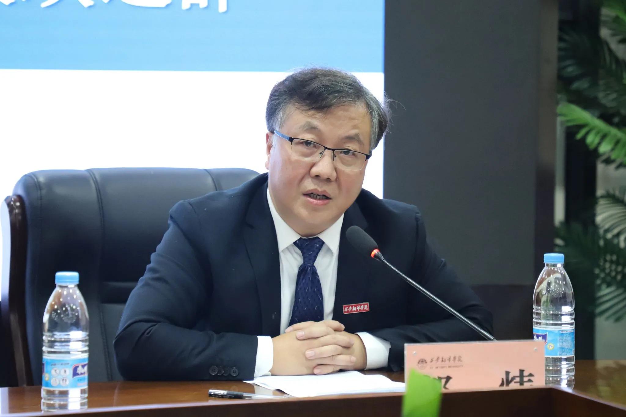 西译举行童明教授欢迎仪式暨其学术团队开班仪式