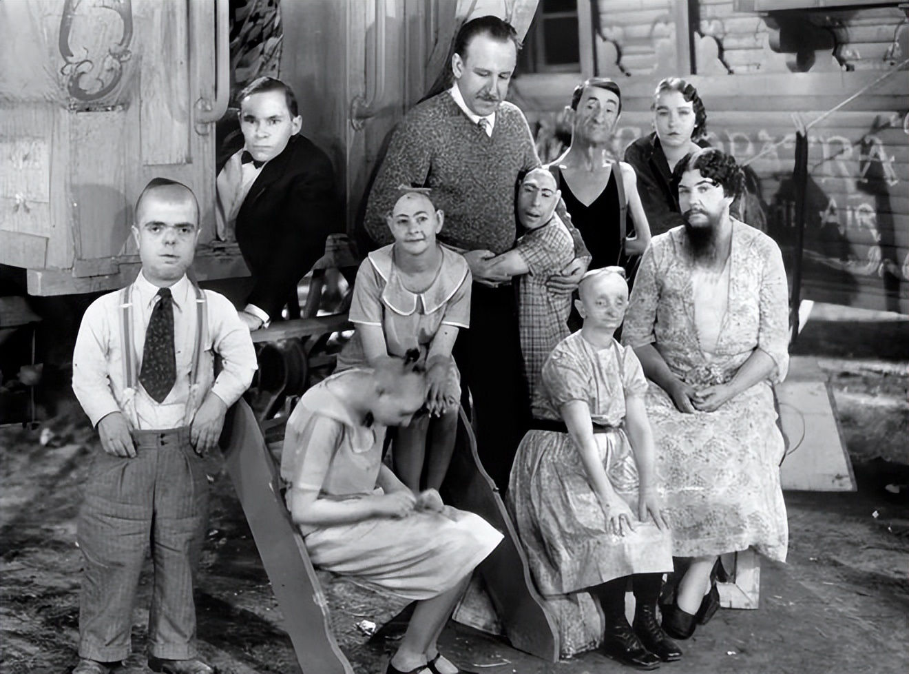 26年后，所有人听到了这位失语者的愤怒