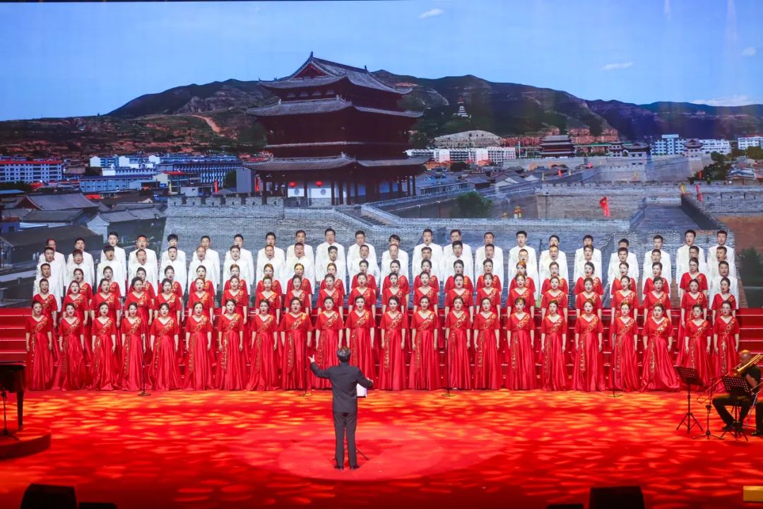 砥砺深耕五建人唱响*党**的百年赞歌