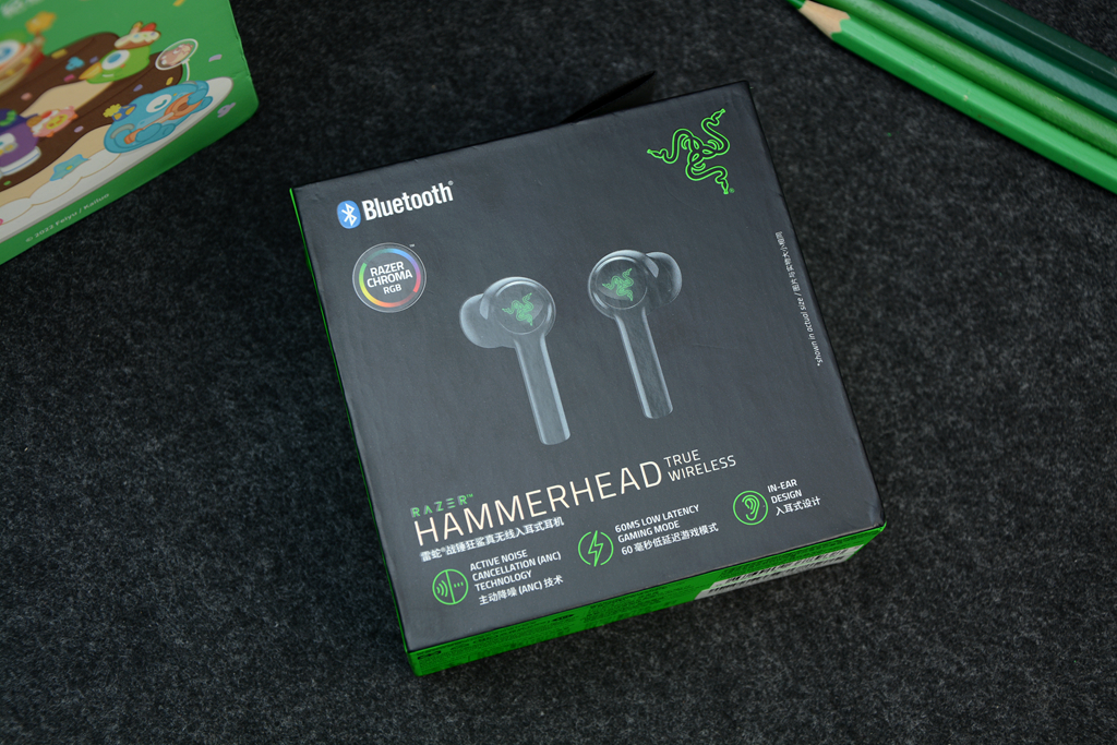 RGB灯、主动降噪，灯厂代表作，雷蛇战锤狂鲨真无线二代耳机开箱