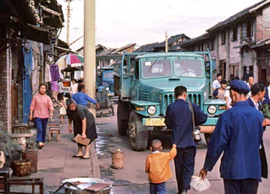 妻子不愿办身份证，江西男子2021年才得知，她是越狱27年的人贩子