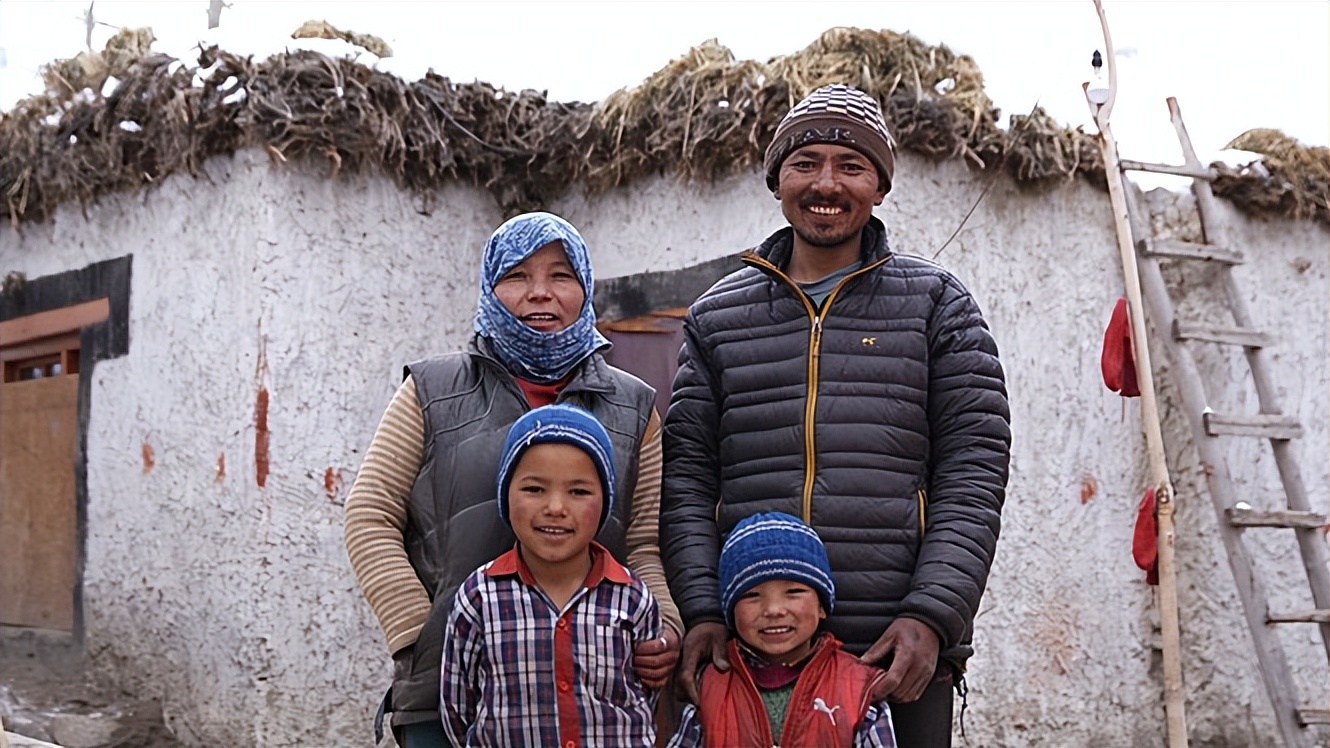 尼姑苦行僧徒步行走,一个出家尼姑的艰辛出家经历