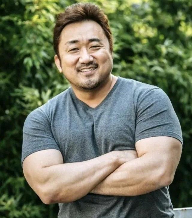 马东锡如今结婚了吗,马东锡与小17岁妻子办婚礼