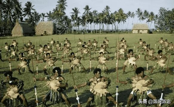 21张真实又罕见的老照片，阴毛假发工作者，我怀疑他用错地方了2