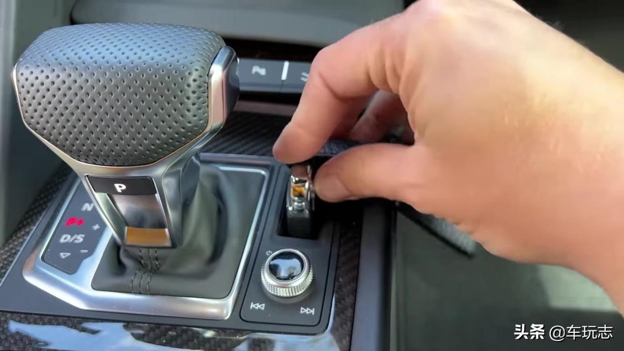 2019奥迪r8跟2020款奥迪r8,5.2v10奥迪r8限量版