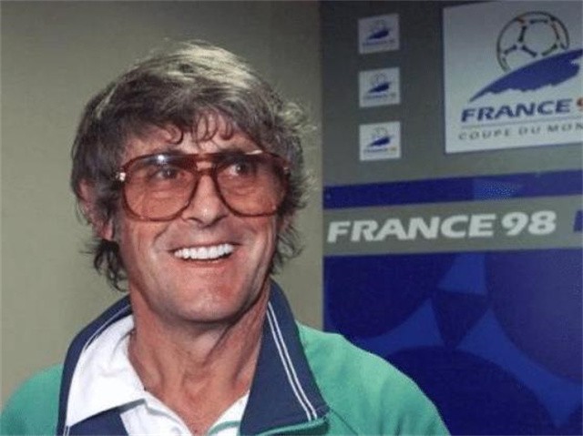 孩子十岁被体育教练看中,米卢夸赞的足球天才