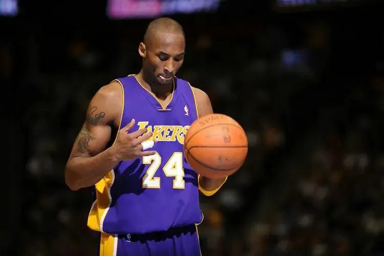 “如果思念有声音那将是山呼海啸”致敬NBA球场上最较真的男人