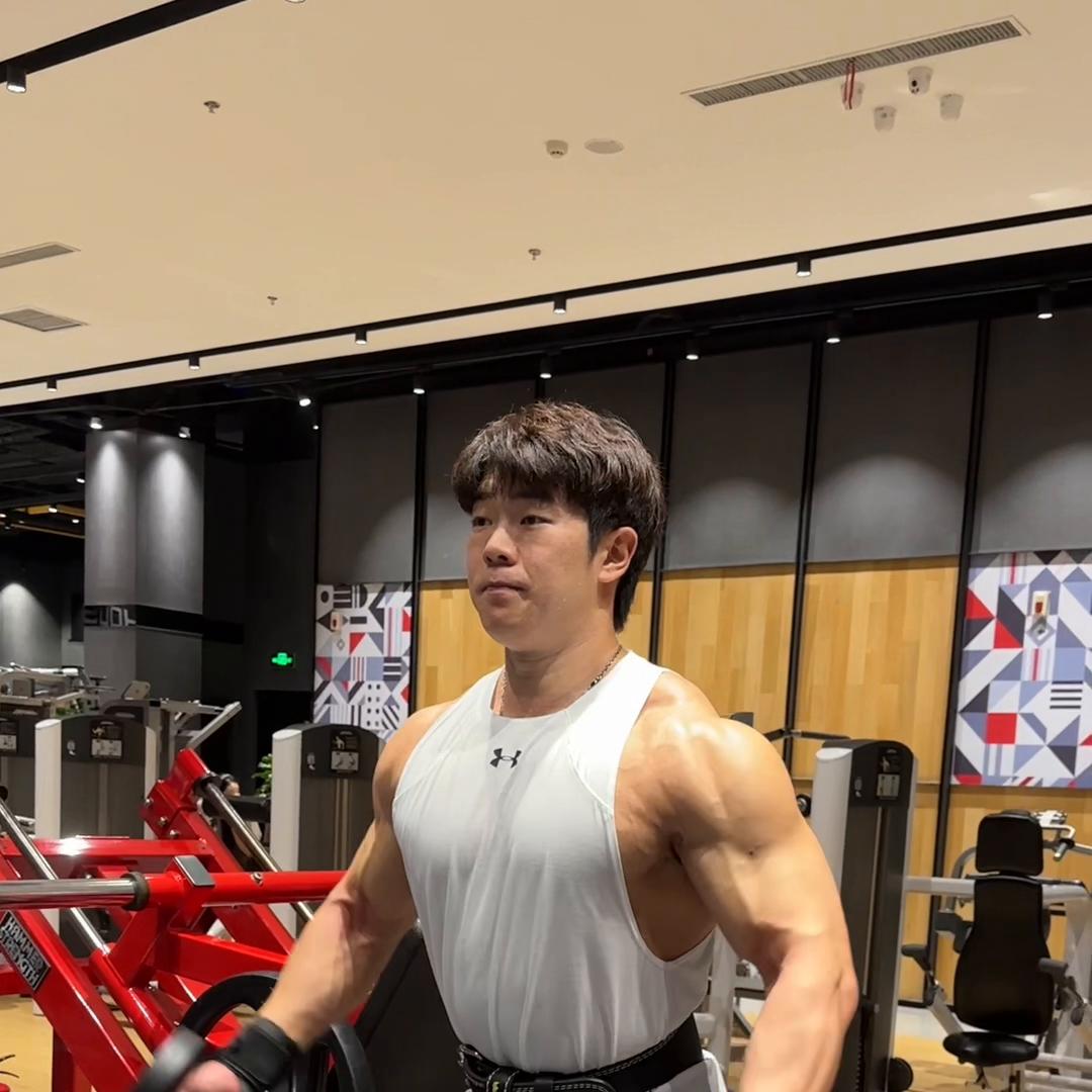 肩部训练计划超级组max,哑铃杠铃肩部训练计划