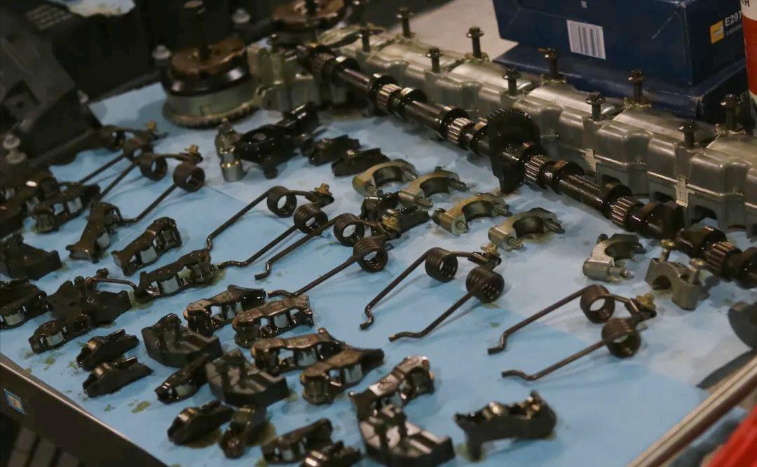 老款宝马730改新款全过程,12年40万公里宝马730翻新