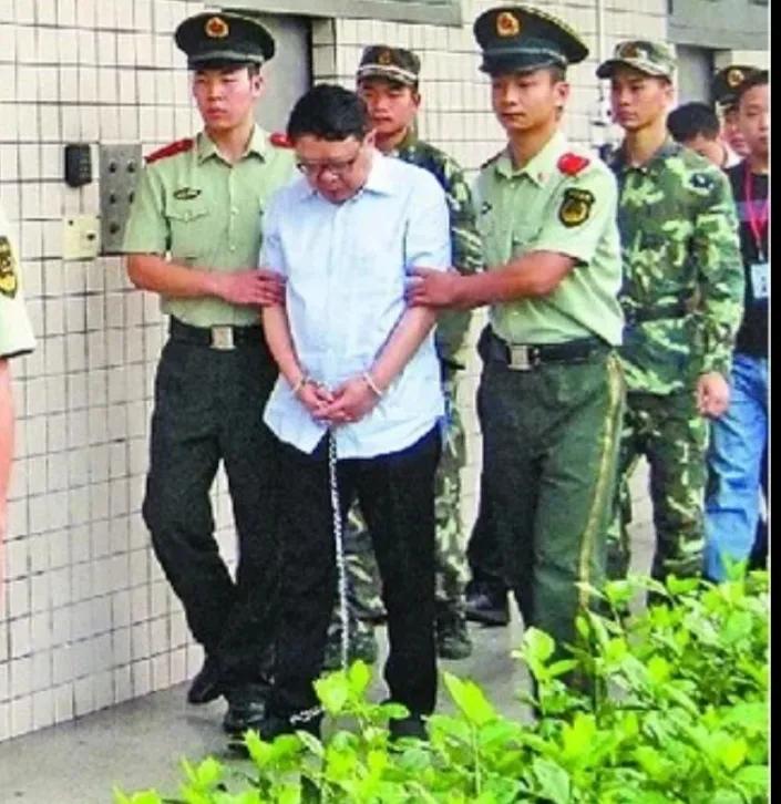 重庆文强受贿、强奸、为黑社会充当“保护伞”案，发生经过！