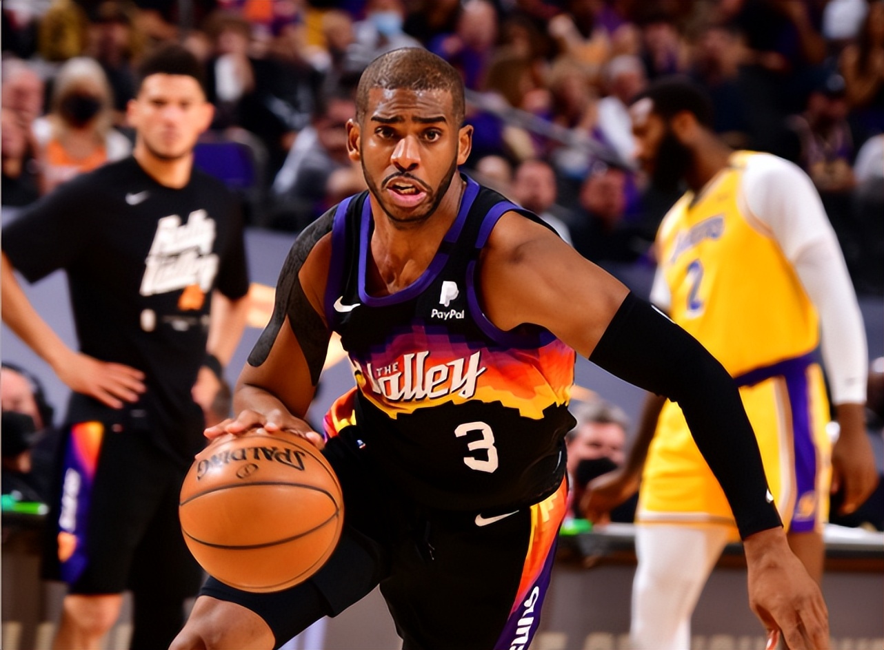 近10年总决赛和詹姆斯,詹姆斯两次击败勇士夺冠