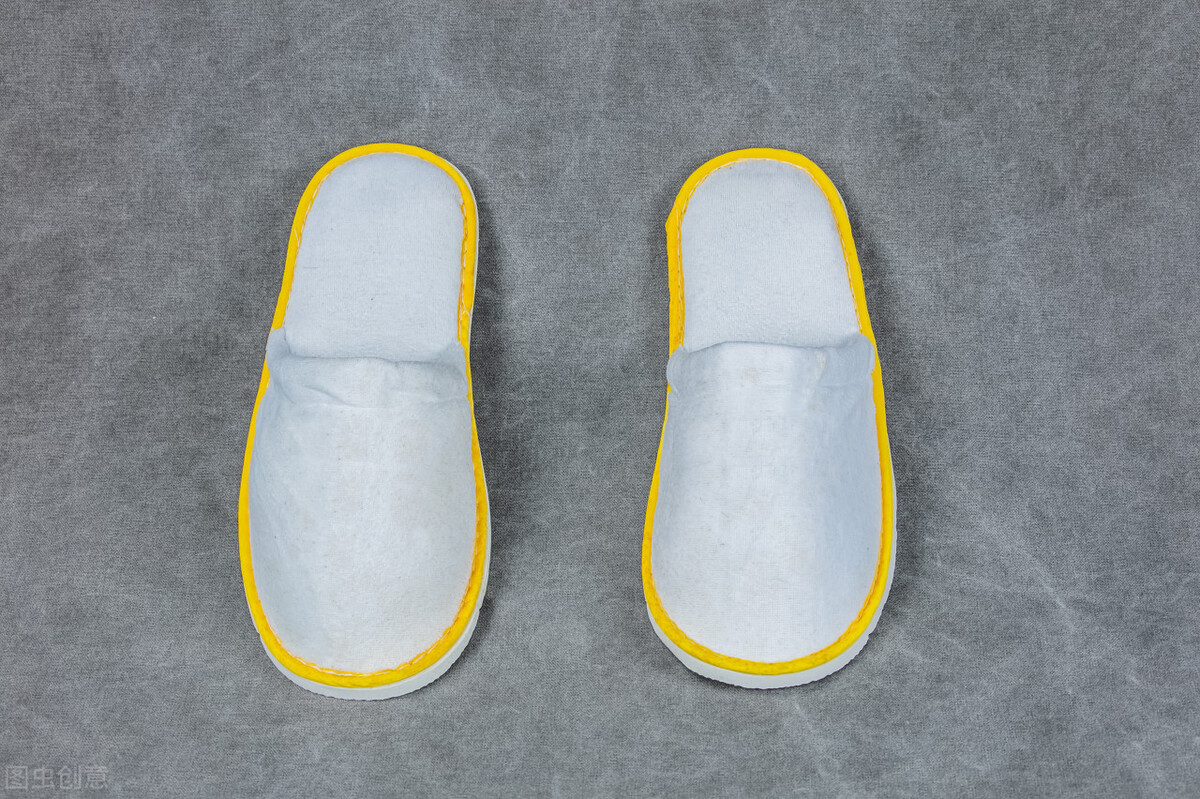 网面鞋子发黄怎么变白最有效方法,鞋子发黄了怎么洗白最快最干净