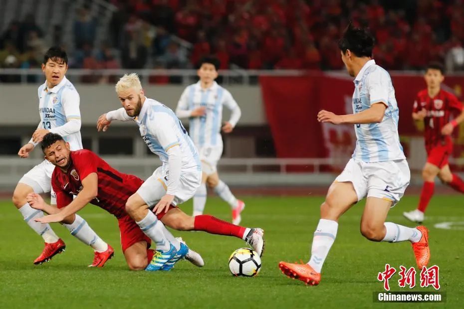 艾克森亚冠表现,艾克森登顶中超历史射手王