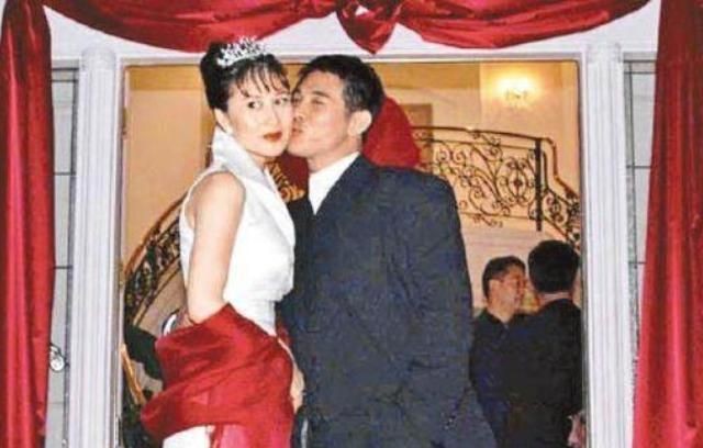 李连杰利智和黄秋燕,李连杰利智的女儿和黄秋燕的女儿