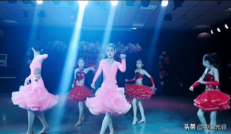 认识800种鸟，为癌症病人蓄长发，长大想当乔布斯……新时代的光谷少年，未来可期！