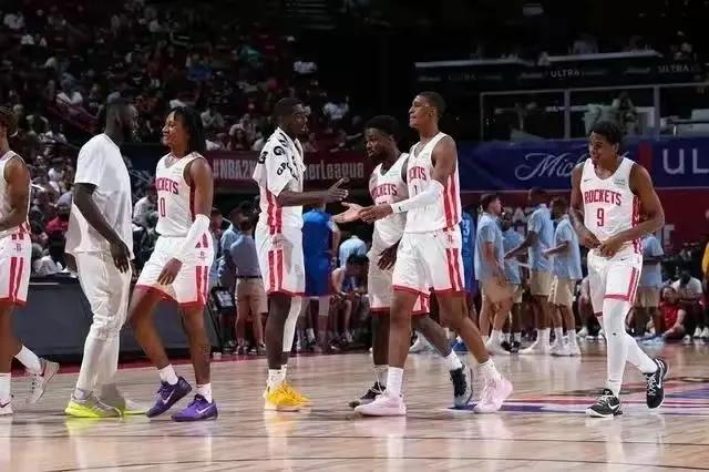 最强nba詹姆斯天选之子突破,天选之子詹姆斯的四个冠军