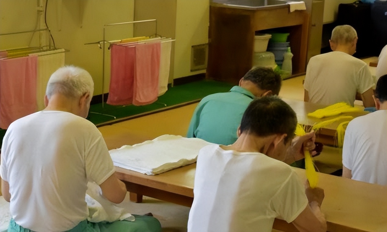 日本老人七八十岁还继续工作,日本老人退休后还继续打工