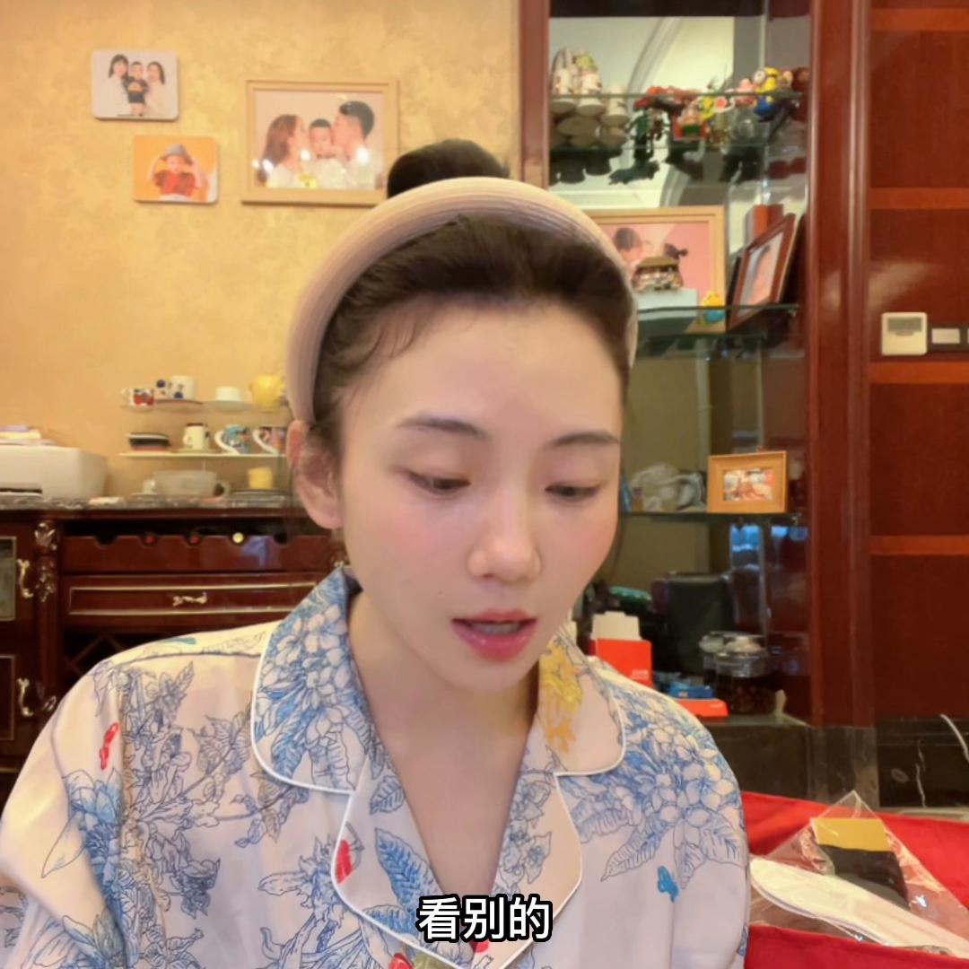 久违的快递,久违的拆快递视频