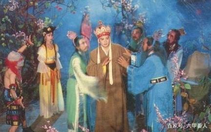 推推、敲敲，再推推、再敲敲：诗人创作那些事儿