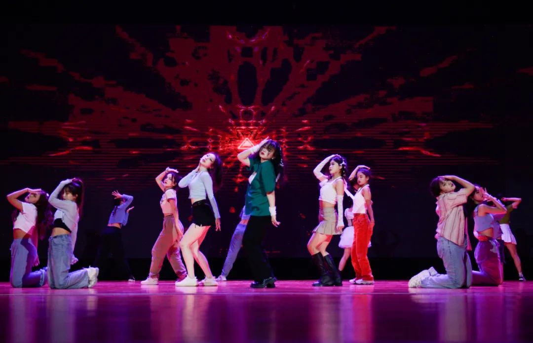 浠婂鑸炲姩,浠婂鑸炶捣鏉ュ箍鍦鸿垶