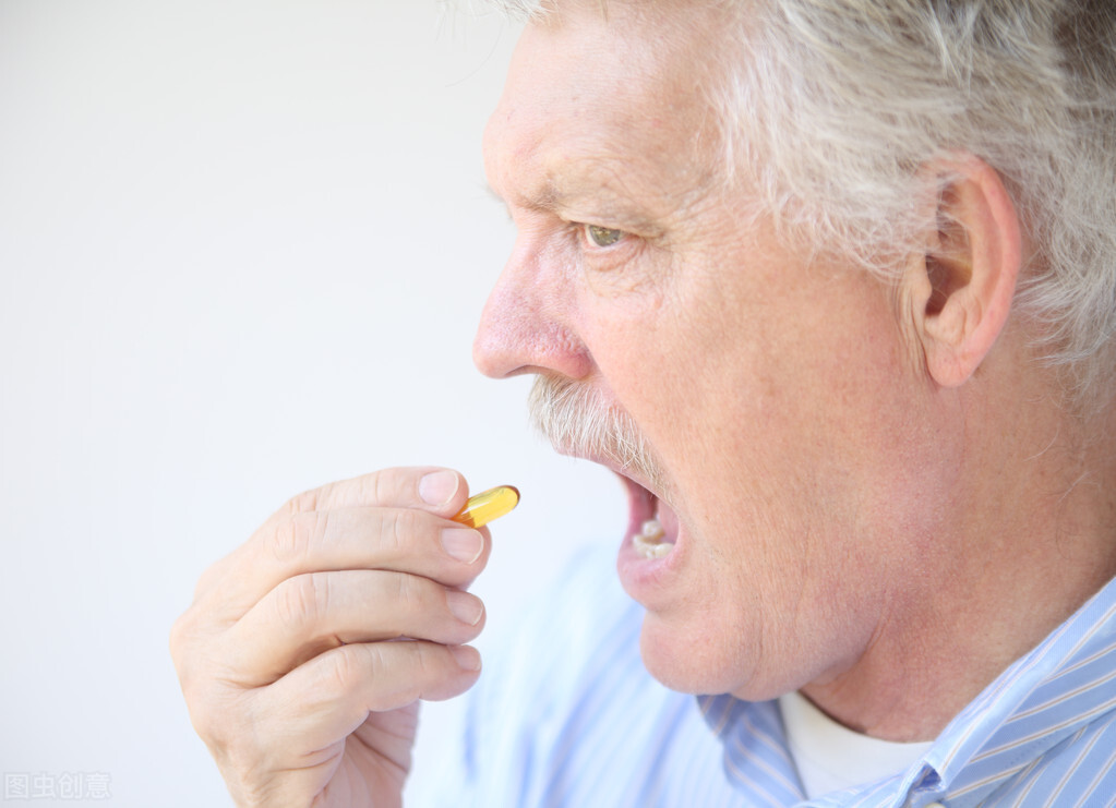 人到老年必吃的保健品,人到中年买什么补品吃