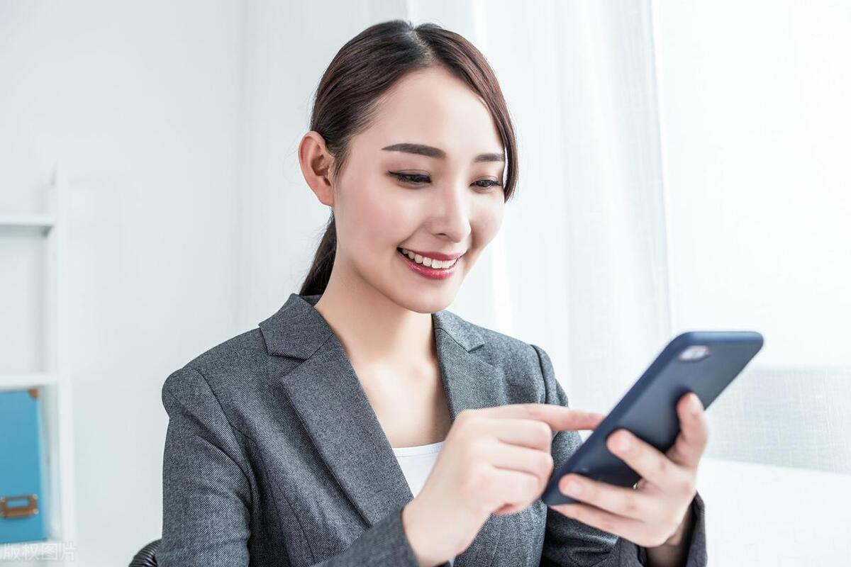 婆婆带她好多朋友来家里聚会,婆媳带着我们去旅游