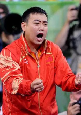 马龙夺冠时张继科和许昕的反应,中国乒乓球马龙和许昕谁强