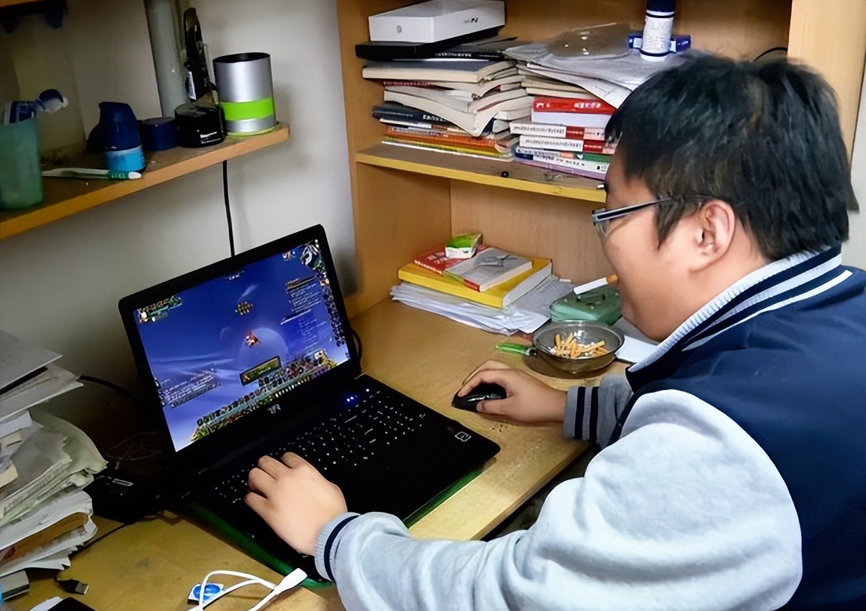 自以为是的消遣!“奶头乐”逐渐蔓延,大学生深陷其中却不自知