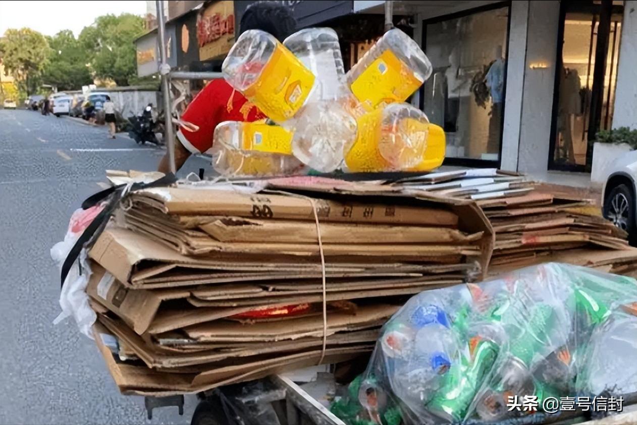 一个偏远山村挖出日军遗留毒气弹,地下挖出以前日本人留下的毒气弹