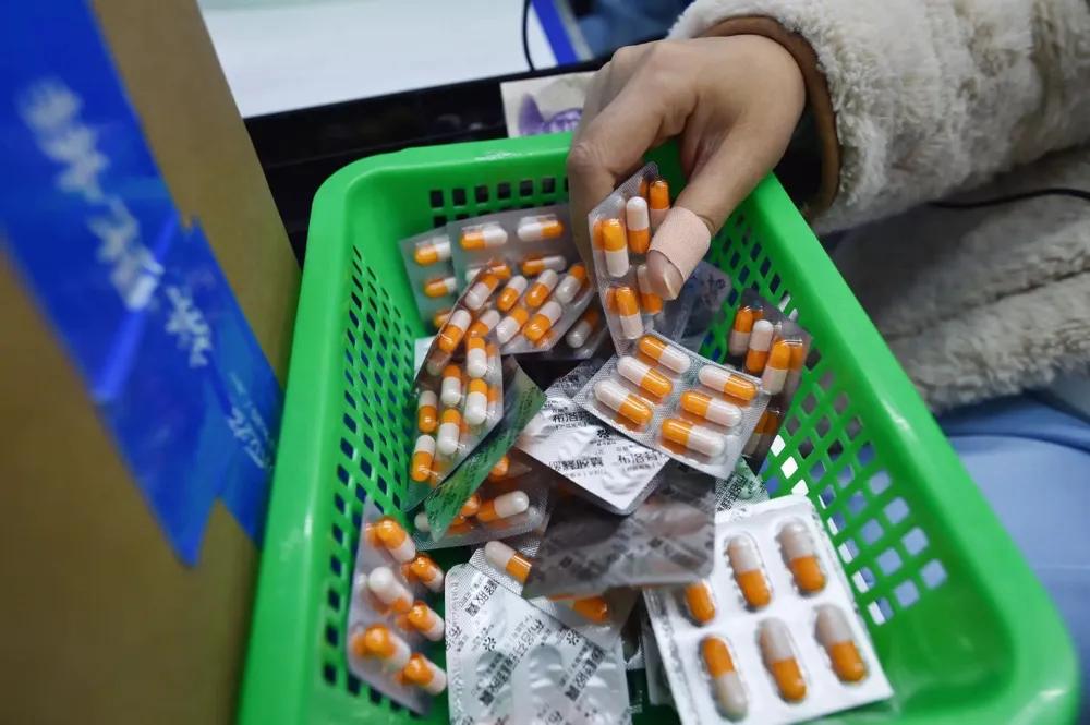 一盒203美元, 中国人在美国开公司卖“印度仿制新冠药”销往中国！