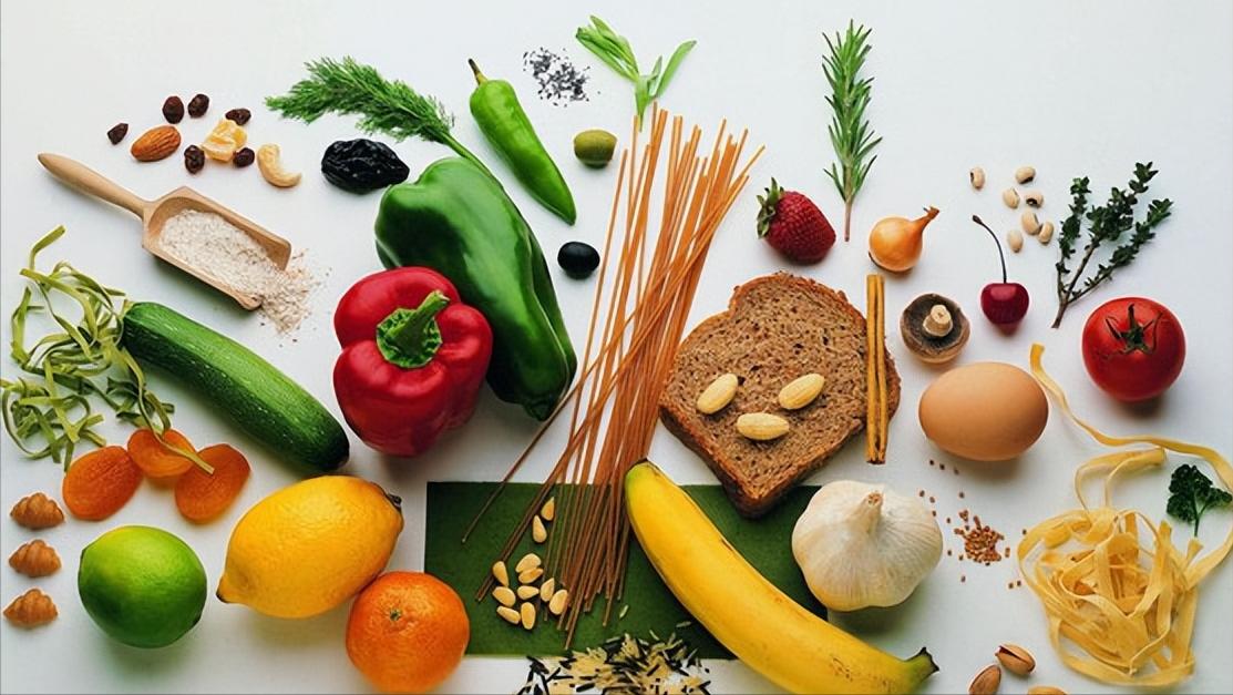 睡前吃夜宵凌晨肚子饿为什么,吃宵夜和饿肚子哪个危害大