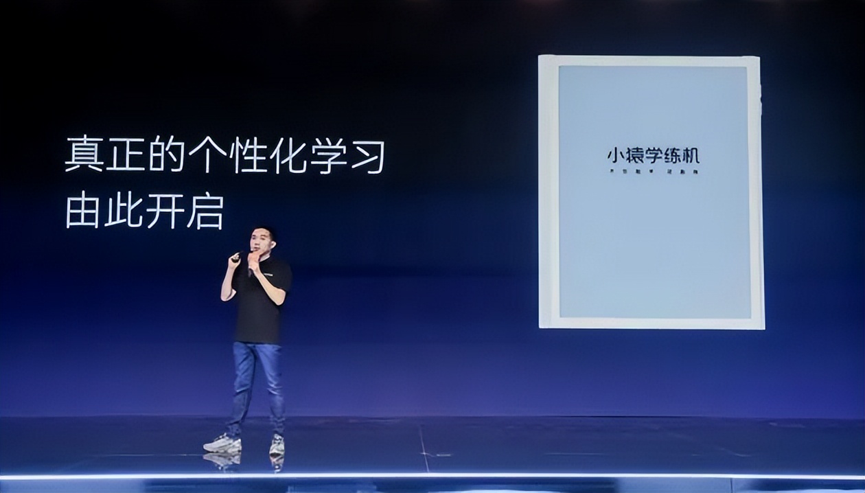 血亏3700万！曾风靡小学生的“顶流产品”，被谁逼下神坛？