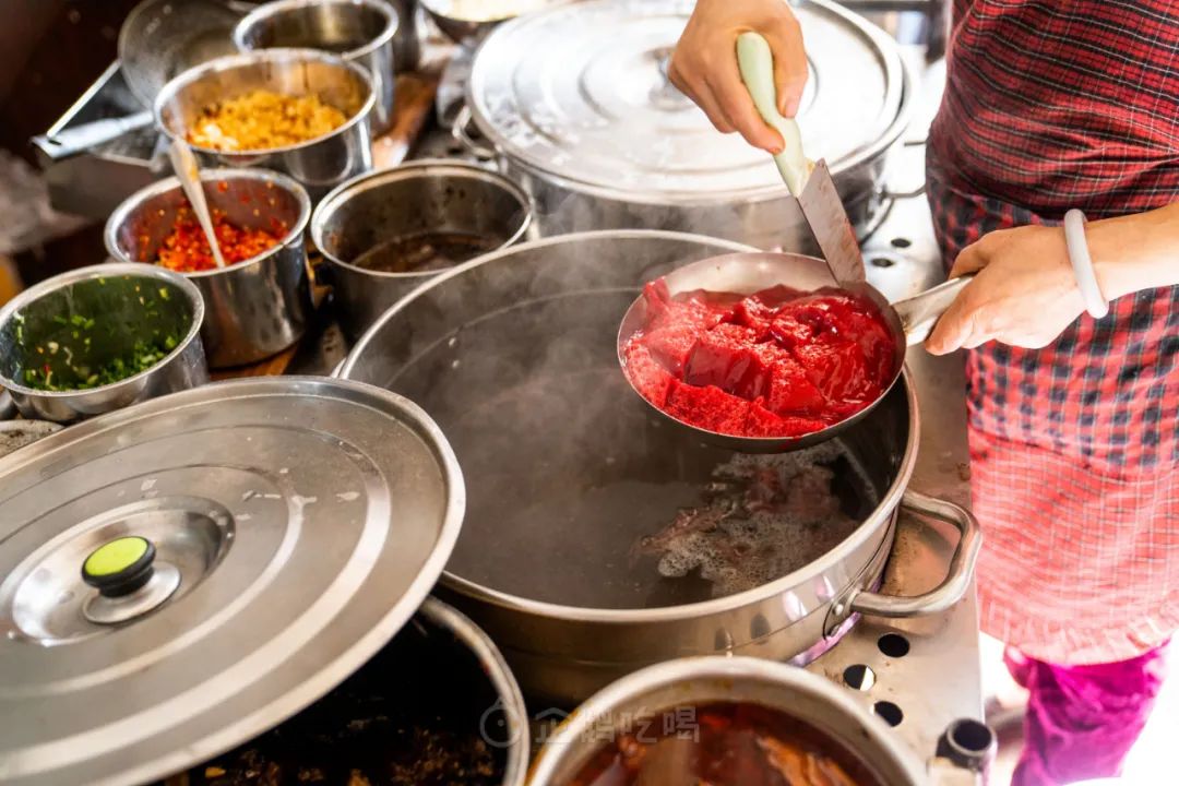 辣到落泪也舍不得停嘴的宝藏城市，不是长沙成都重庆