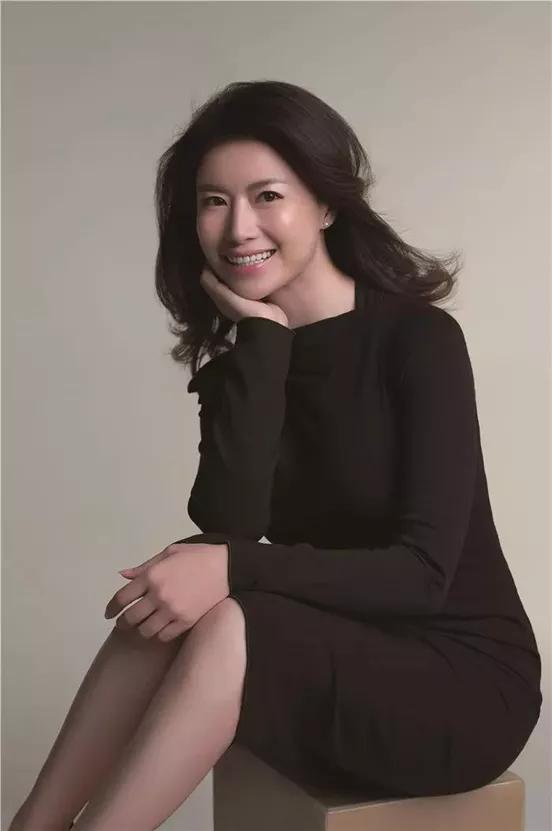 中国女足夺冠回国车队,中国女足冠军座驾是什么车