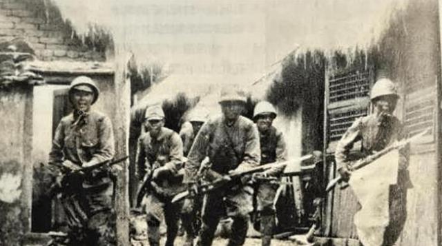 *刀刺**送最后的日本鬼子上路，抗战胜利三年后，*向前徐**对阵侵华日军