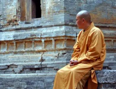 当代有哪些苦行僧人,僧人出家之前经历的磨难坎坷