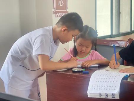 心系沔城：多彩兴趣课堂，玩转假期生活