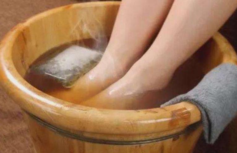 泡脚后要保暖吗,泡脚后要马上擦干吗