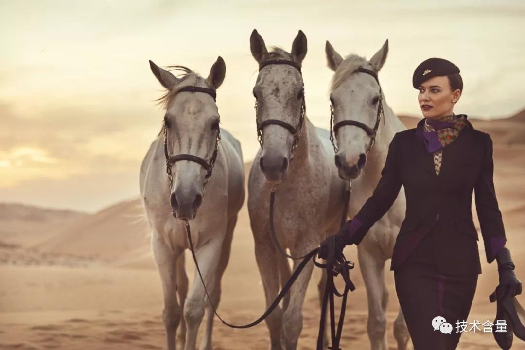 空姐制服每个年代的设计理念,中国国际航空空姐制服设计