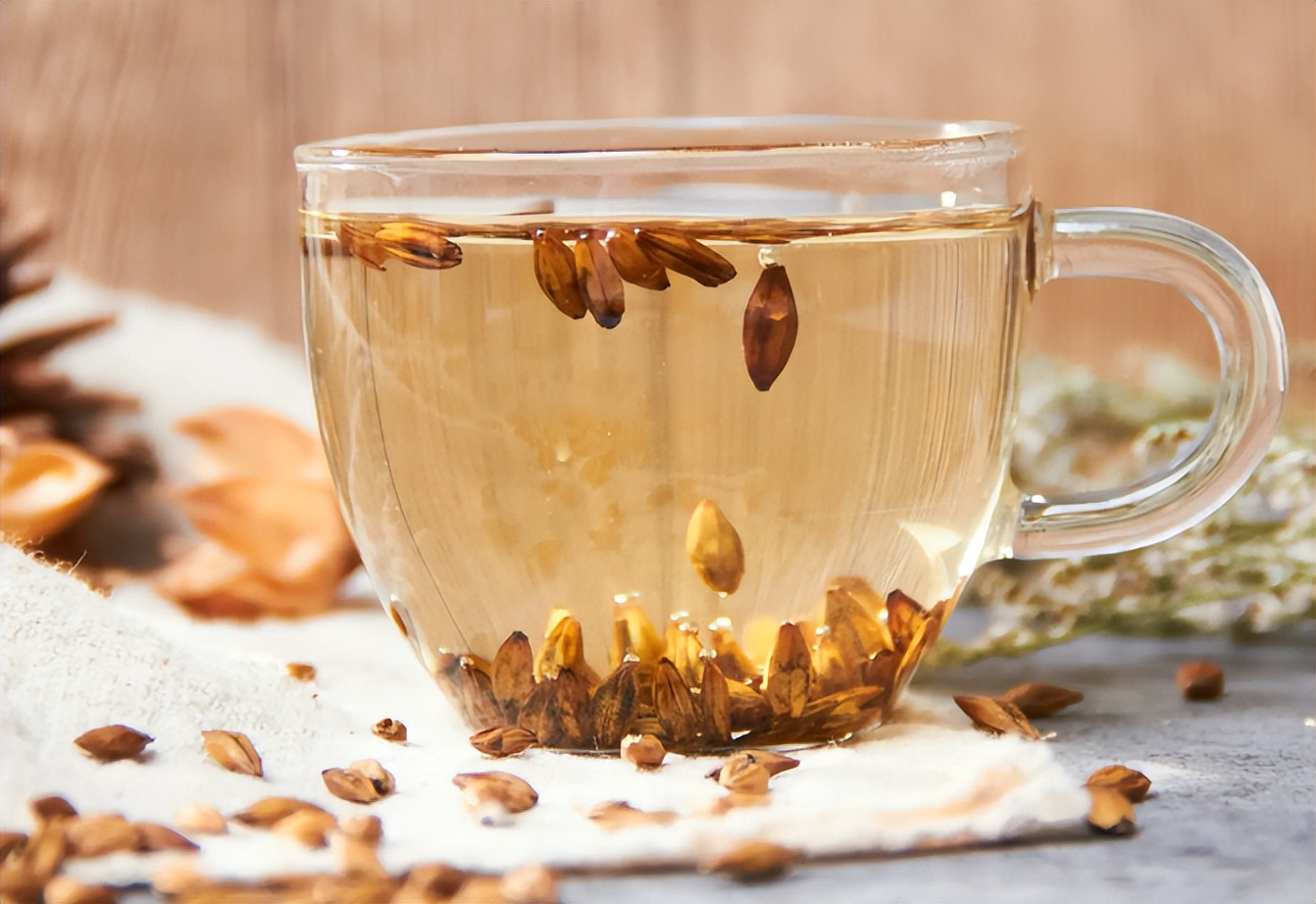 夏天炎热雨水多，建议：应季而饮“3黄2红”，清补解暑受益多