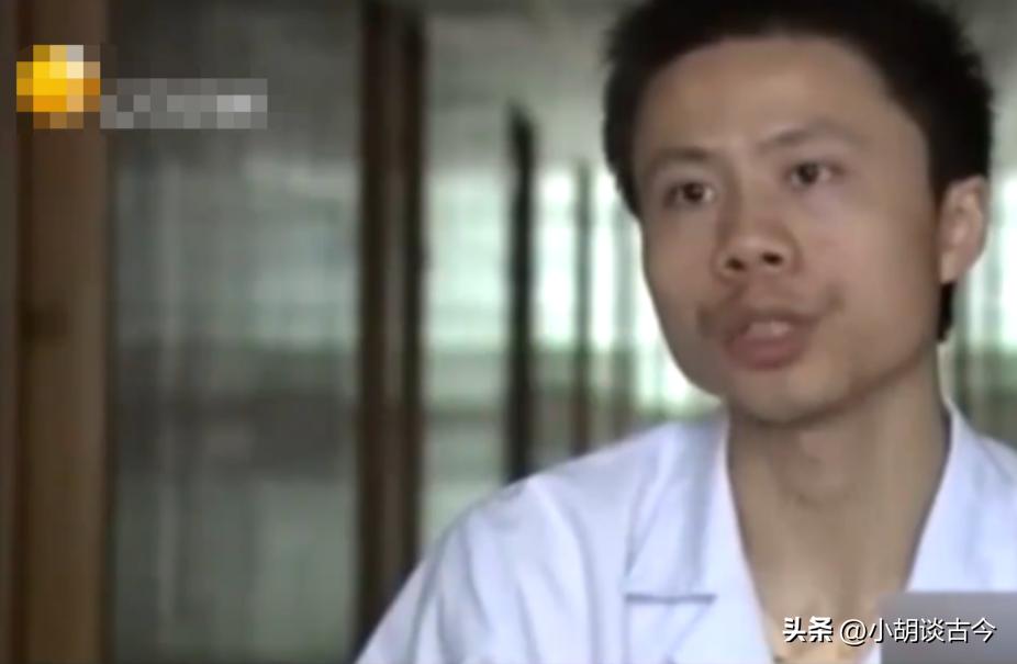 四川父亲忍痛拔掉儿子呼吸机,家人拔掉呼吸机视频