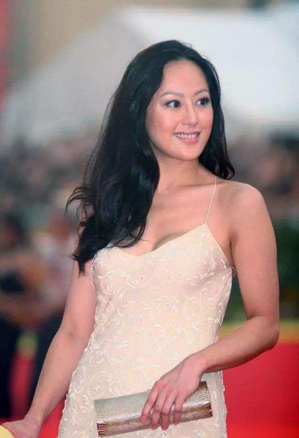 插足闺蜜不管儿女，直播带货的章小蕙，嗲味十足话术你想不到