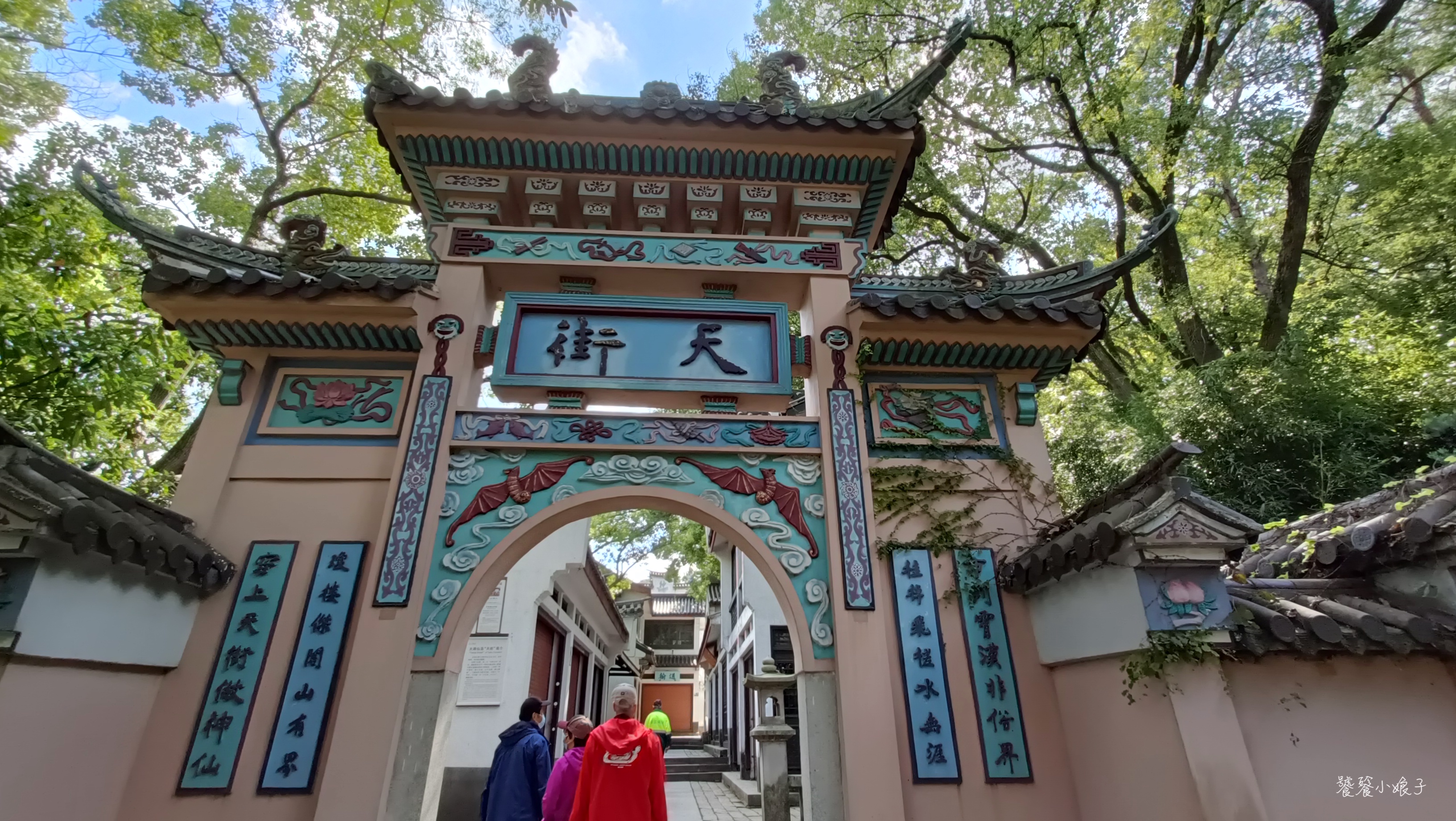 苏州的太湖与无锡太湖连吗,为什么苏州拥有那么大面积的太湖